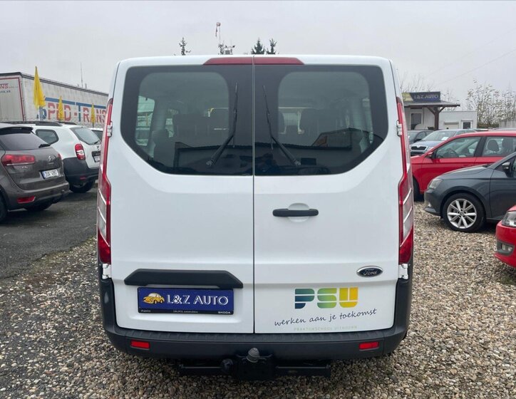 Ford Tourneo Custom 5