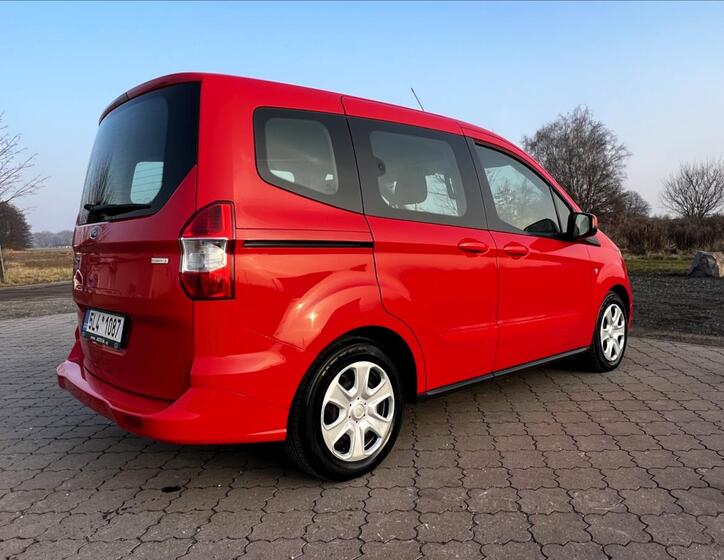 Ford Tourneo Courier 6