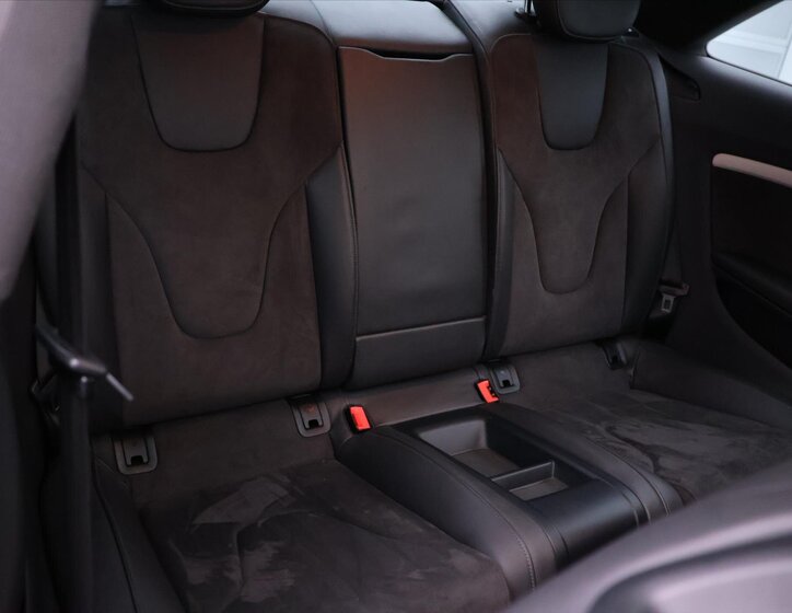 Audi S5 Sedan 3,0 l 245 kw