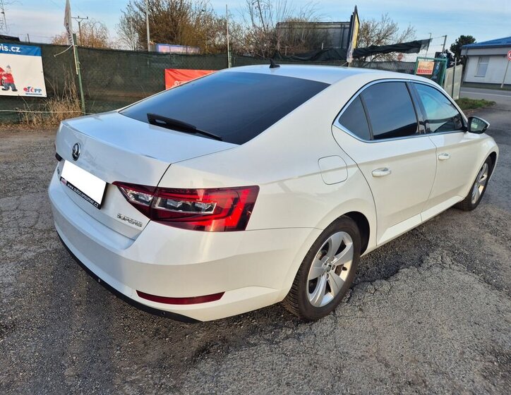 Škoda Superb Sedan / Limuzína 2,0 l 110 kw