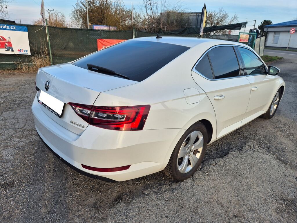 Škoda Superb Sedan / Limuzína 2,0 l 110 kw
