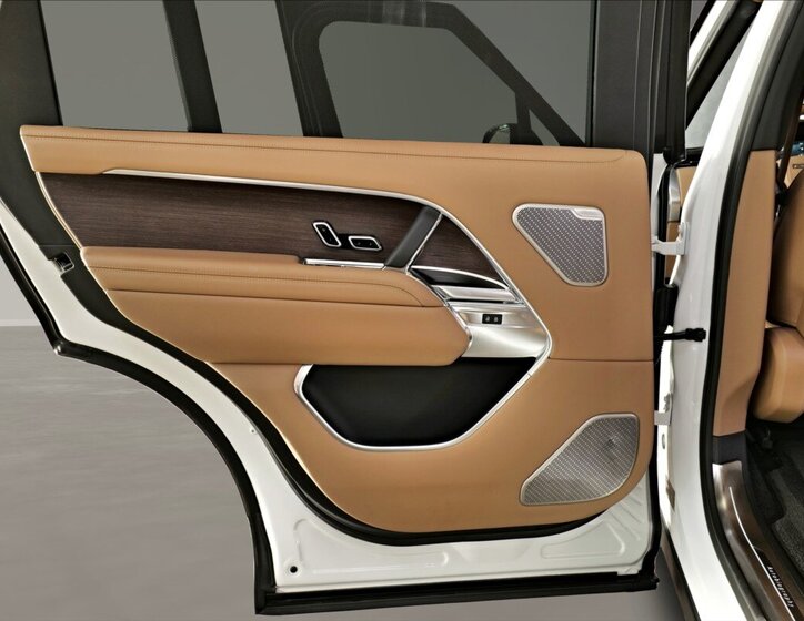 Land Rover Range Rover SUV 4,4 l 390 kw