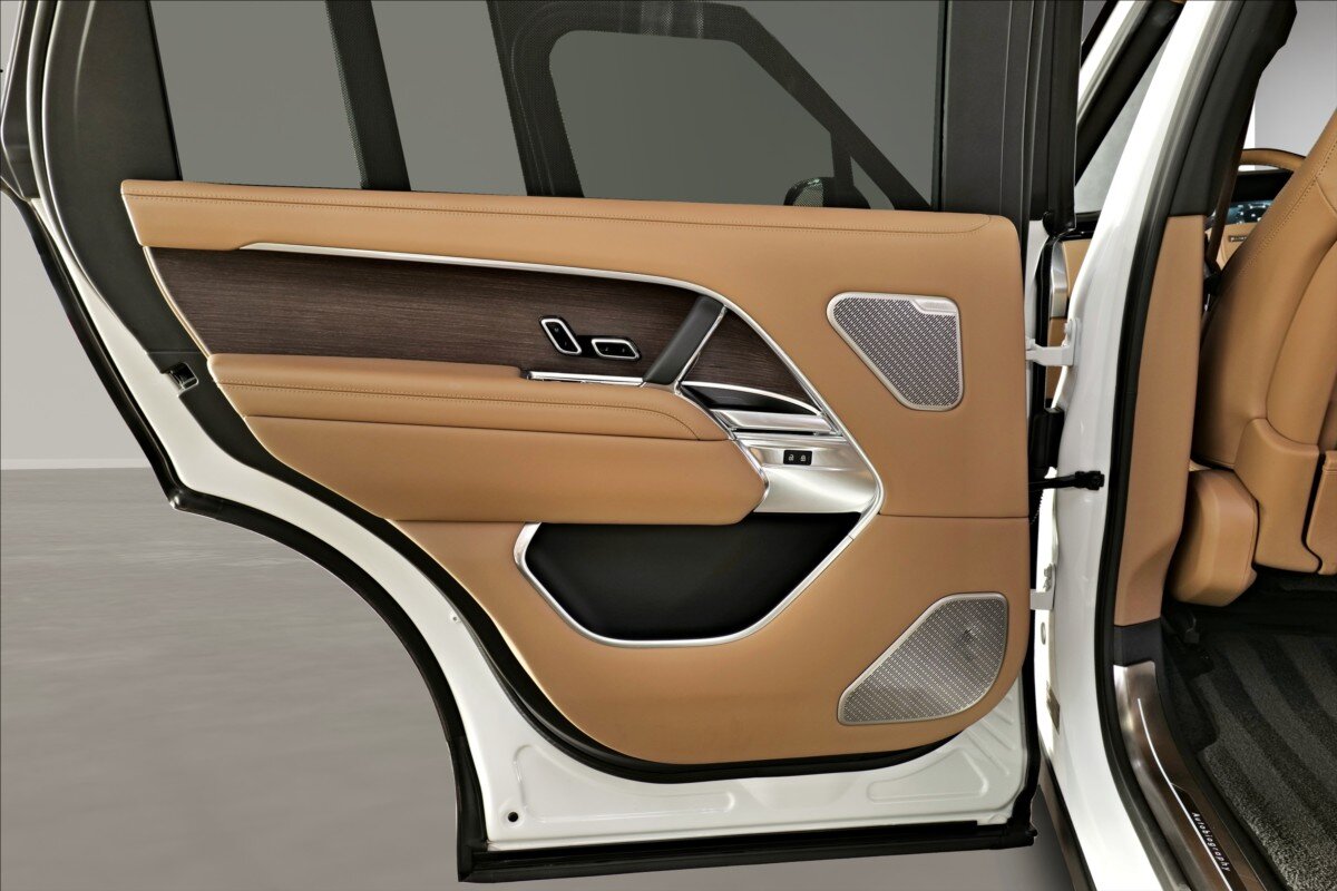 Land Rover Range Rover SUV 4,4 l 390 kw