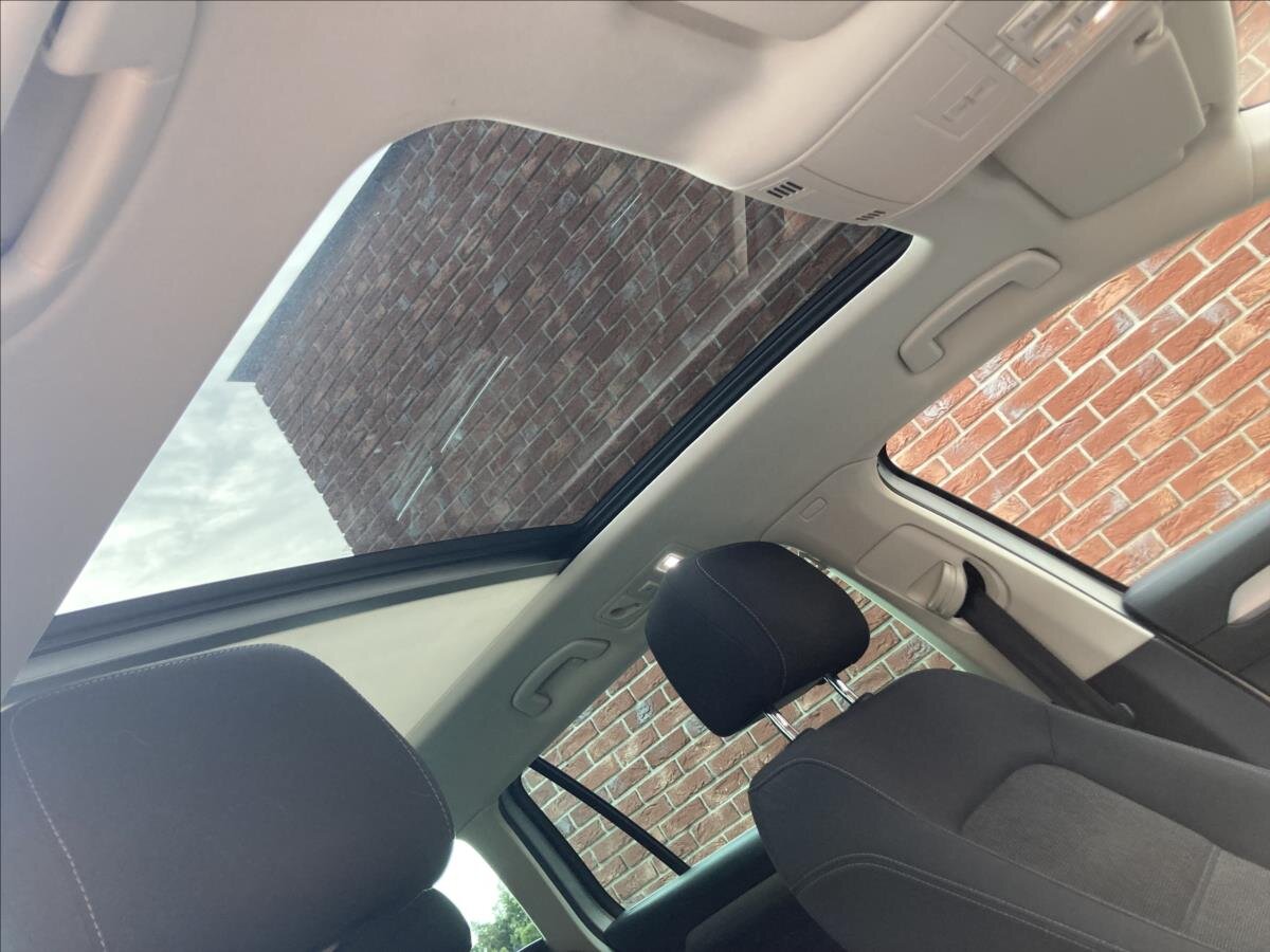 Volkswagen Passat Kombi 1,4 l 110 kw