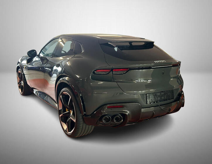 Ferrari Purosangue 4