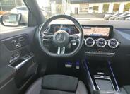 Mercedes-Benz GLA 11