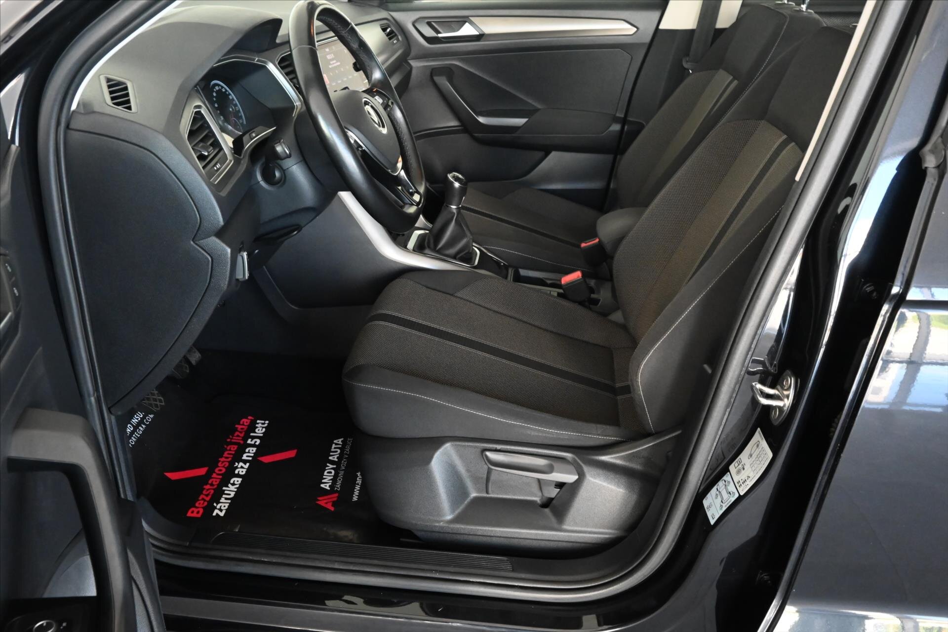 Volkswagen T-Roc SUV 1,6 l 85 kw