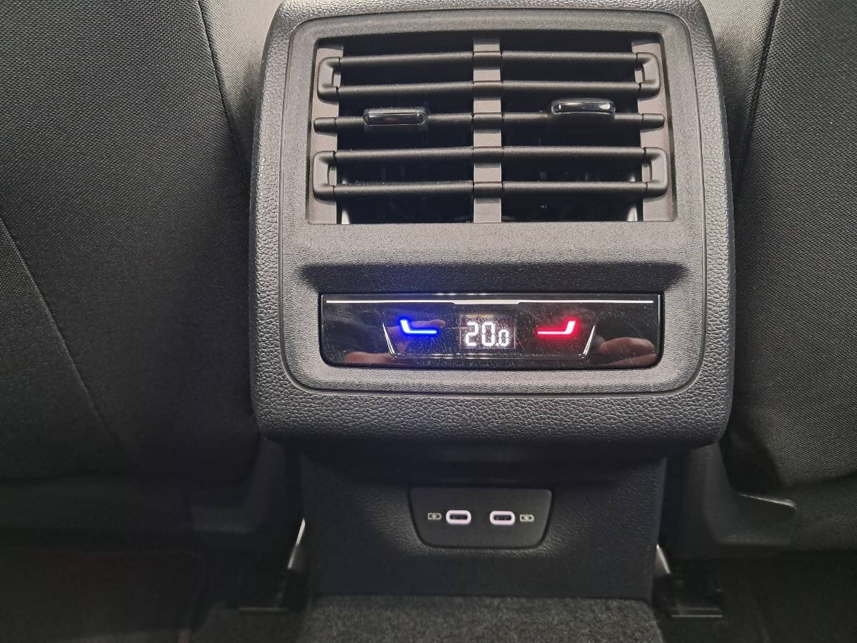 Volkswagen Golf Hatchback 2,0 l 195 kw