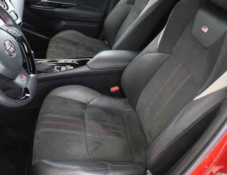 Toyota C-HR SUV 2,0 l 112 kw