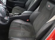 Toyota C-HR SUV 2,0 l 112 kw