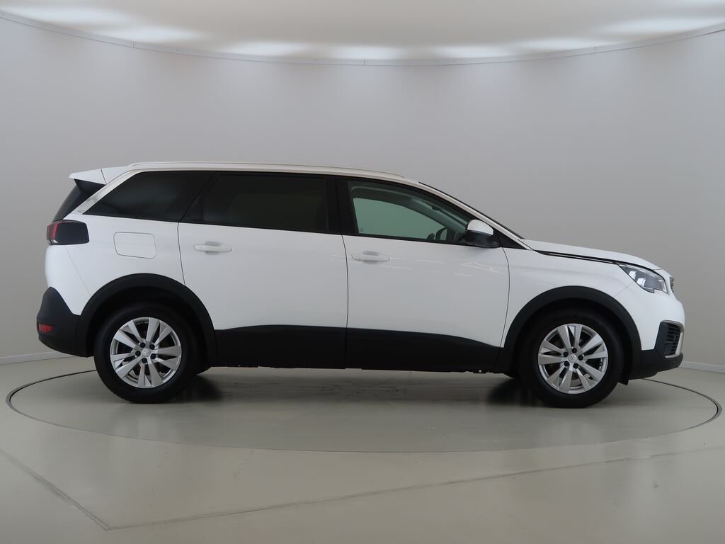 Peugeot 5008 SUV 1,2 l 96 kw