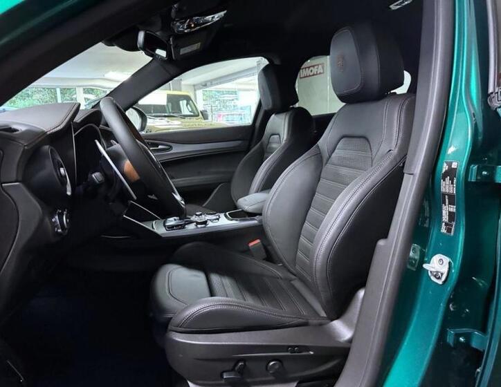 Alfa Romeo Stelvio 8