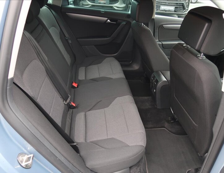 Volkswagen Passat Kombi 2,0 l 103 kw