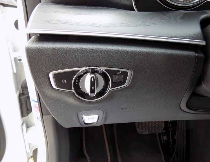 Mercedes-Benz Třídy E 27