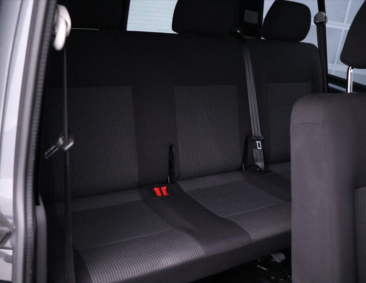 Volkswagen Transporter Kombi 2,0 l 110 kw