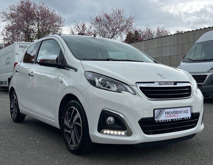 Peugeot 108 Hatchback 1,2 l 60 kw