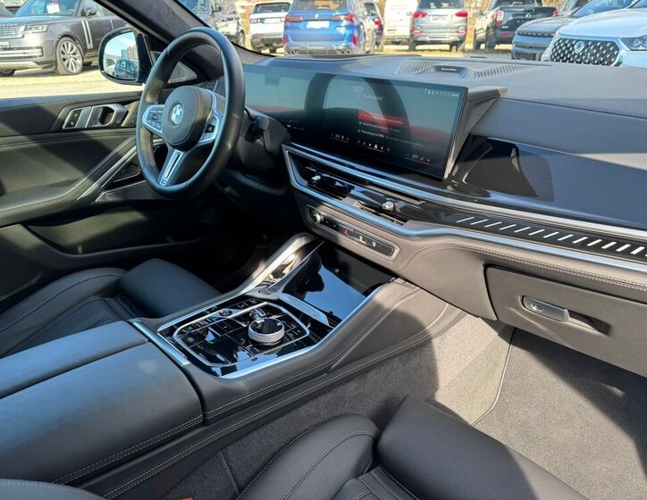 BMW X6 SUV / Terénní 4,4 l 390 kw
