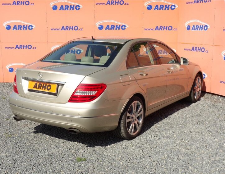 Mercedes-Benz Třídy C Sedan / Limuzína 3,0 l 170 kw