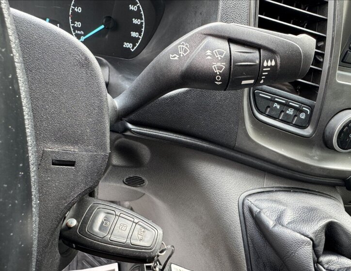 Ford Transit Custom Kombi 2,0 l 96 kw