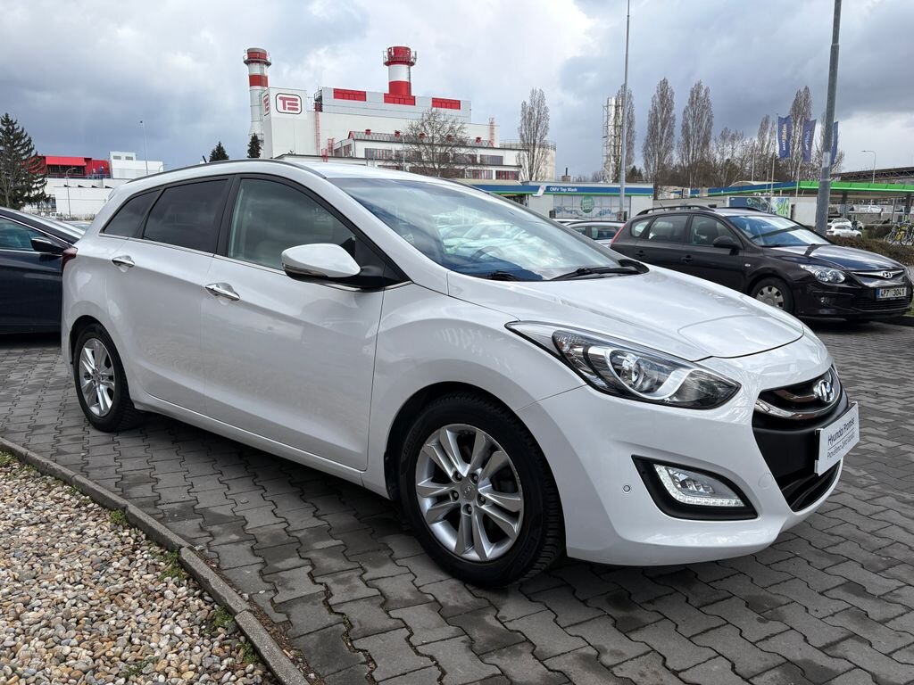 Hyundai i30 Kombi 1,6 l 99 kw