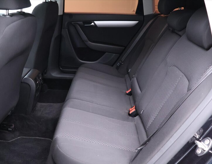 Volkswagen Passat 13