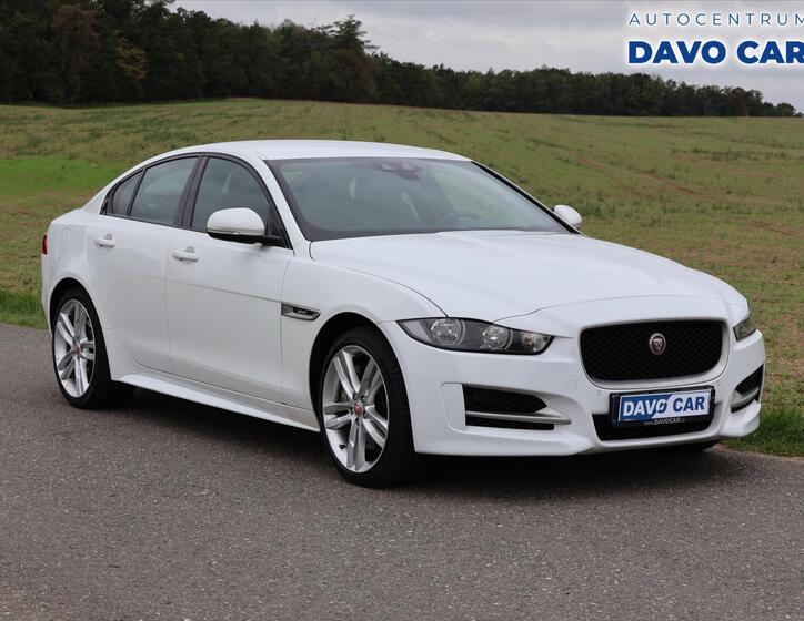 Jaguar XE 1