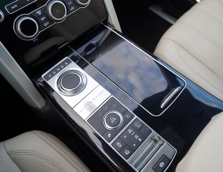 Land Rover Range Rover SUV / Terénní 4,4 l 250 kw