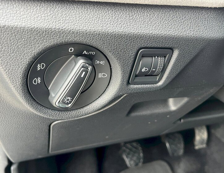 Škoda Scala Hatchback 1,0 l 85 kw