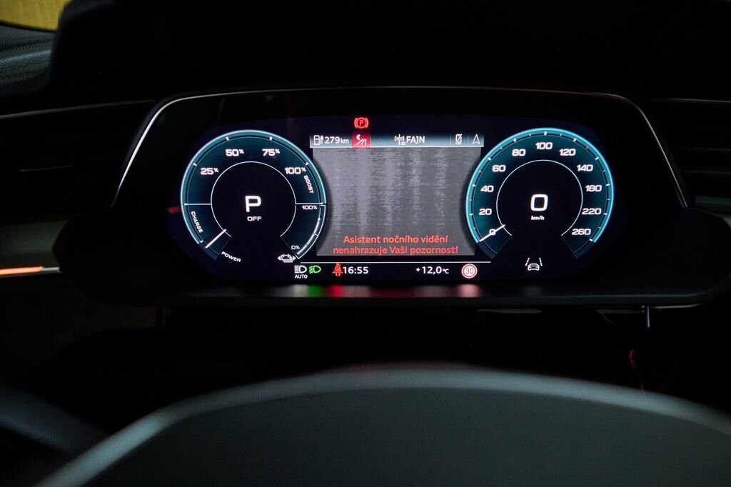 Audi e-tron SUV / Terénní 0,0 300 kw