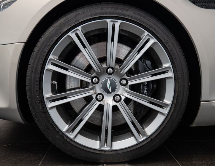 Aston Martin Rapide 21