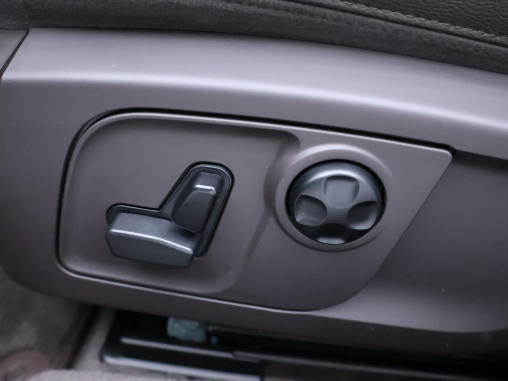 Maserati Quattroporte Sedan 3,0 l 316 kw