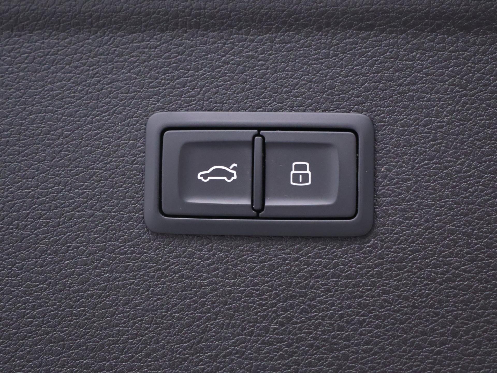 Audi Q5 SUV / Terénní 2,0 l 150 kw