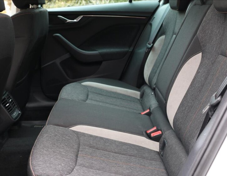 Škoda Kamiq Hatchback 999,0 81 kw