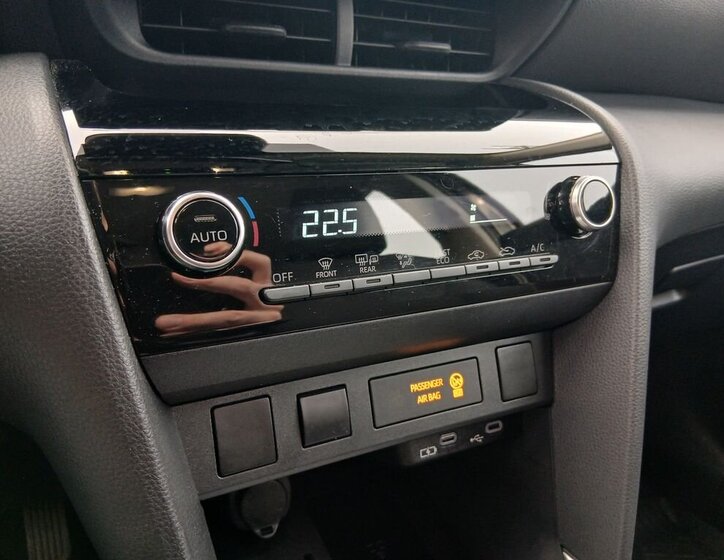 Toyota Yaris Cross 24