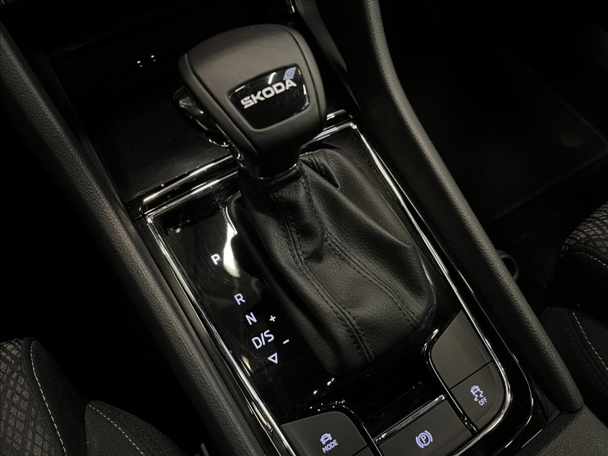 Škoda Karoq SUV / Terénní 1,5 l 110 kw