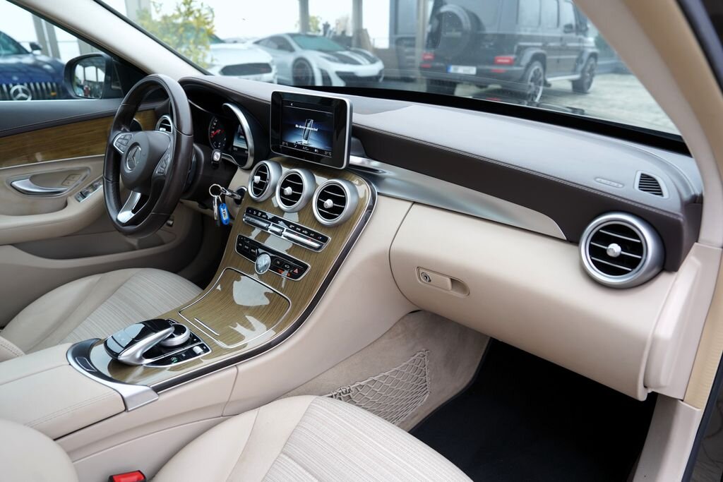 Mercedes-Benz Třídy C Sedan / Limuzína 1,6 l 115 kw
