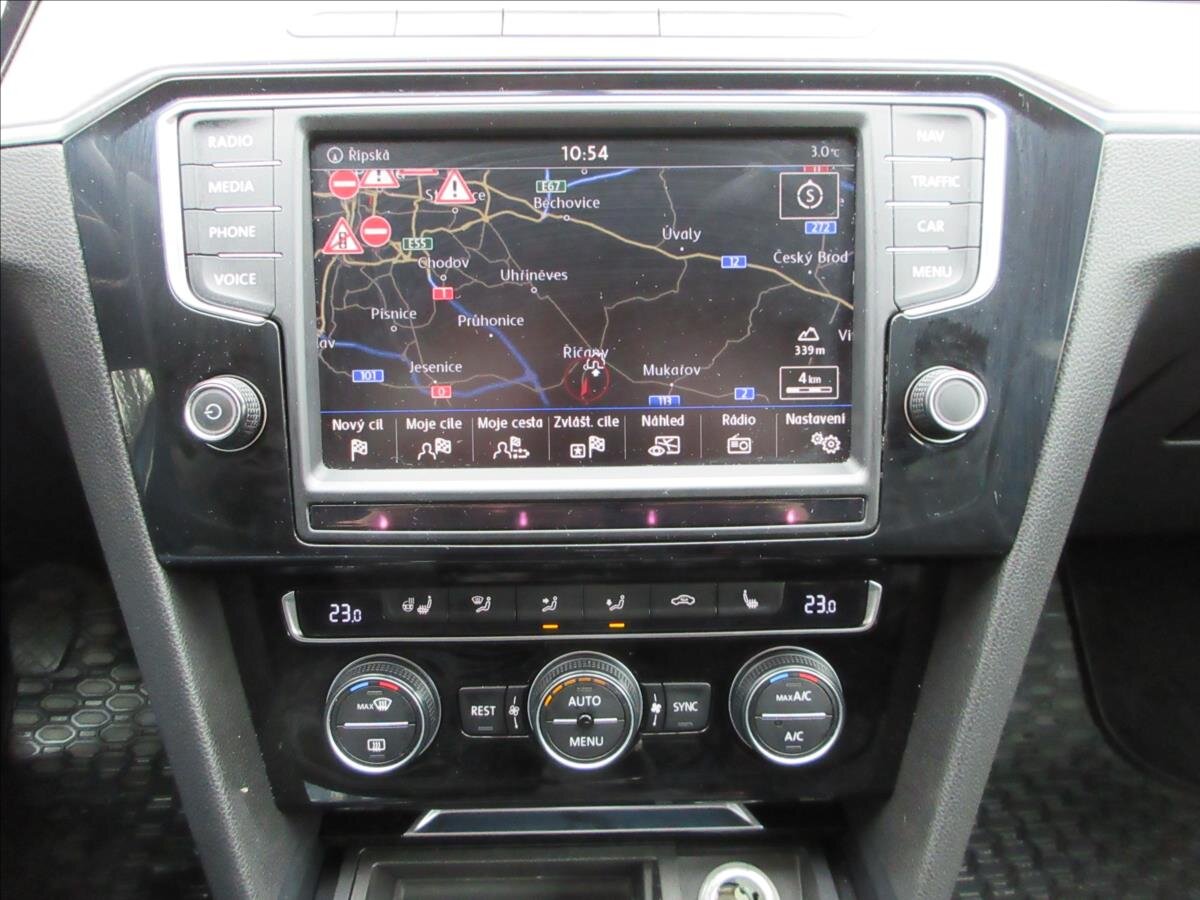 Volkswagen Passat Kombi 1,6 l 88 kw