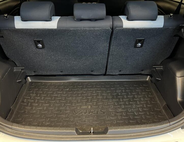 Toyota Yaris Kombi 1,5 l 82 kw