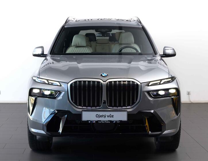 BMW X7 2