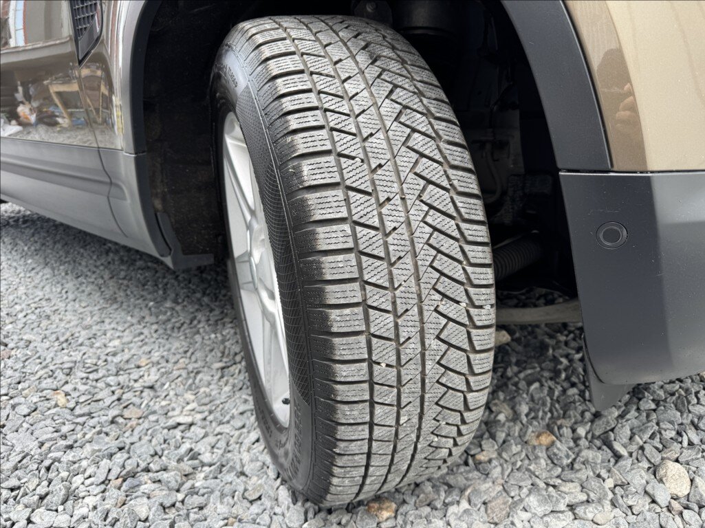 Land Rover Defender SUV / Terénní 3,0 l 221 kw