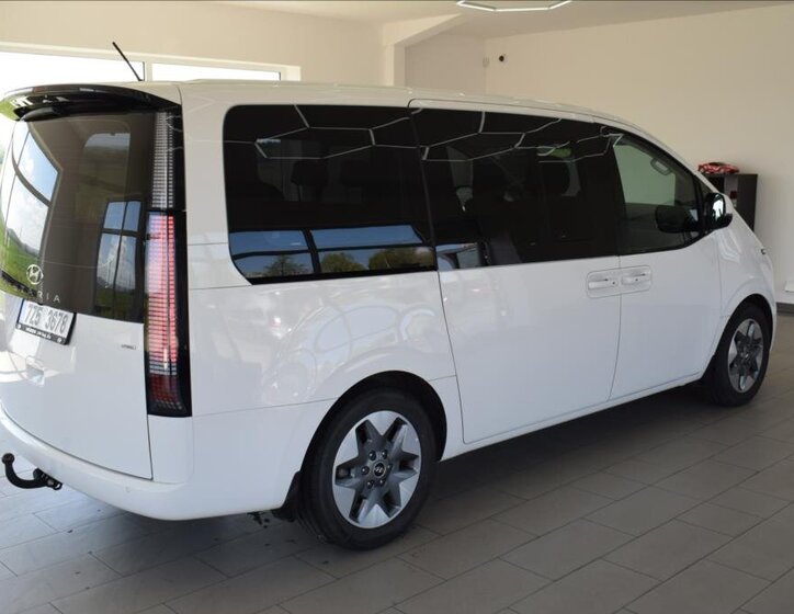 Hyundai Staria MPV 2,2 l 130 kw