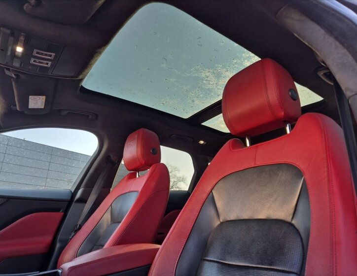 Jaguar F-Pace SUV / Terénní 3,0 l 221 kw