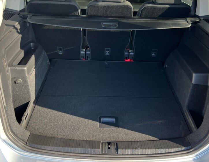 Volkswagen Touran MPV 1,5 l 110 kw