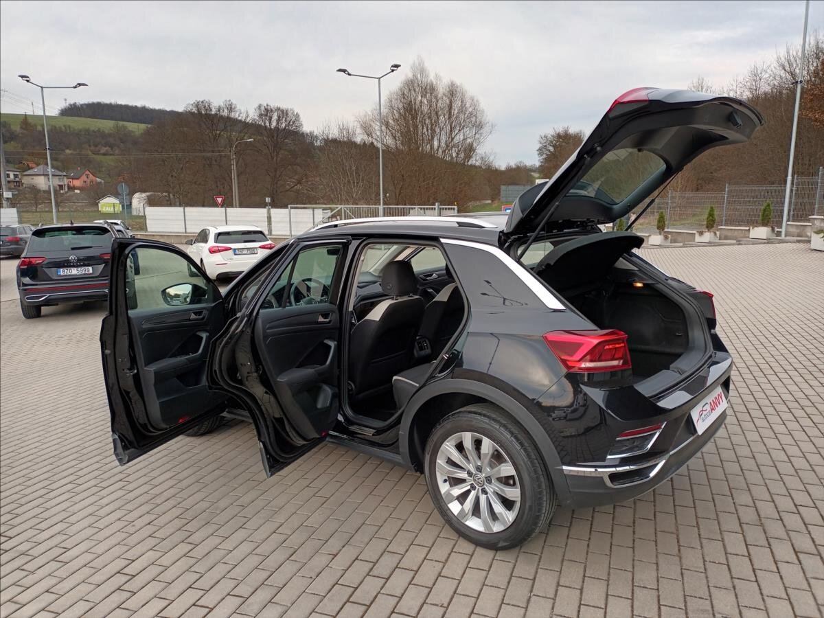Volkswagen T-Roc SUV / Terénní 1,5 l 110 kw
