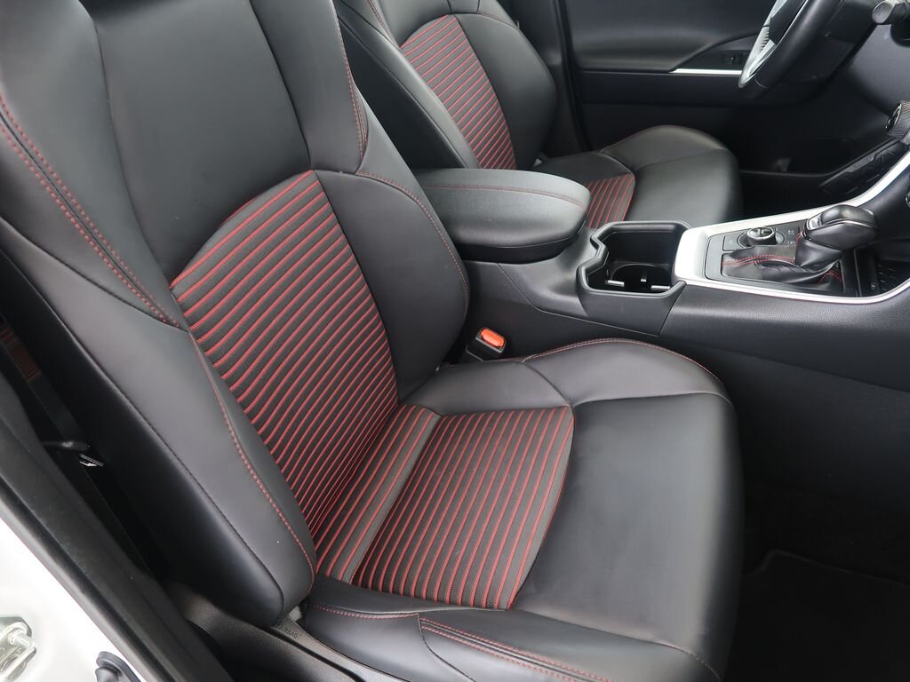 Toyota RAV4 SUV / Terénní 2,5 l 225 kw