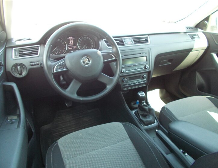 Škoda Rapid Sedan / Limuzína 1,6 l 77 kw