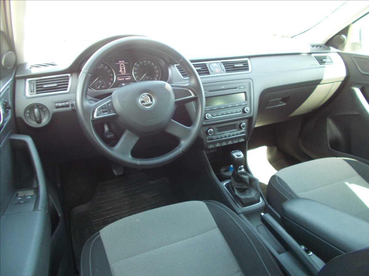 Škoda Rapid Sedan / Limuzína 1,6 l 77 kw