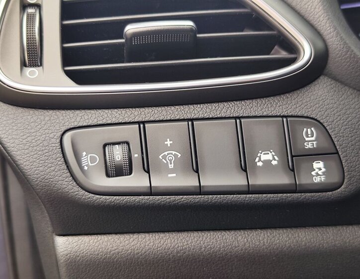 Hyundai i30 Kombi 998,0 88 kw