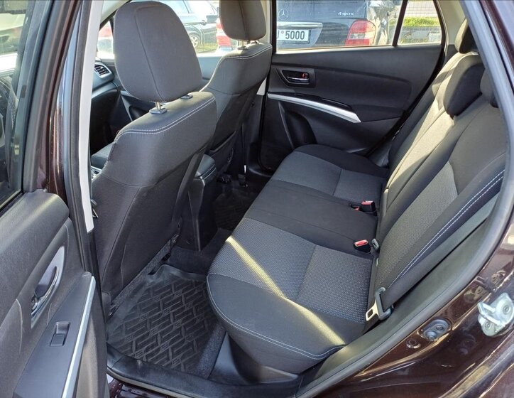 Suzuki SX4 S-Cross 8