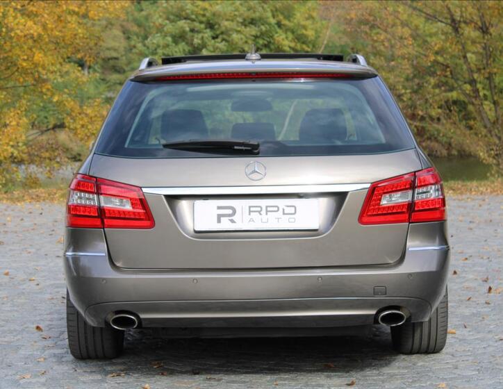 Mercedes-Benz Třídy E 9